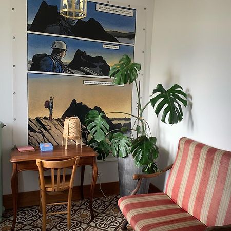 A Deux Pas De La Gare, La Maison Rouge Albertville Bagian luar foto